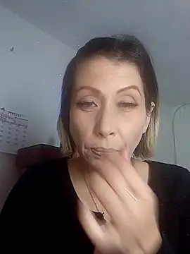 alixia81 online show from 10/09/25, 10:43