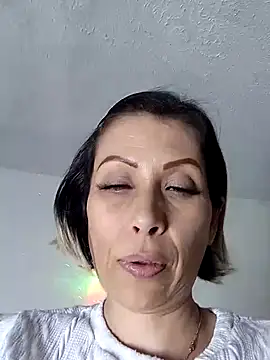 alixia81 online show from 10/03/25, 11:28