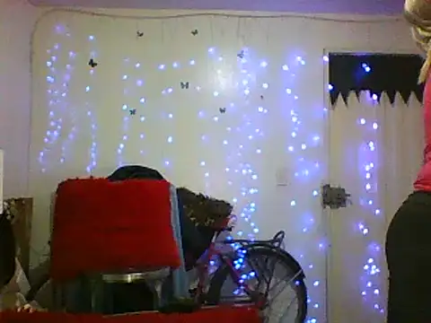 alixia81 online show from 03/17/25, 11:46