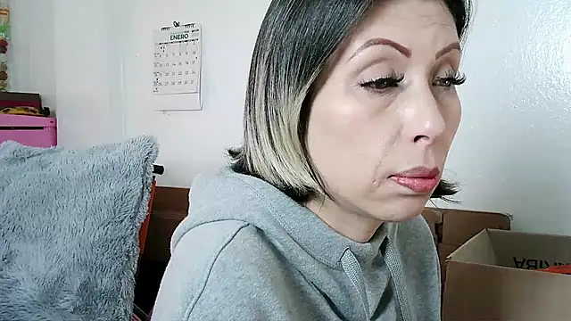 alixia81 online show from 01/18/26, 02:31