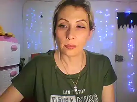 alixia81 online show from 02/26/25, 02:19