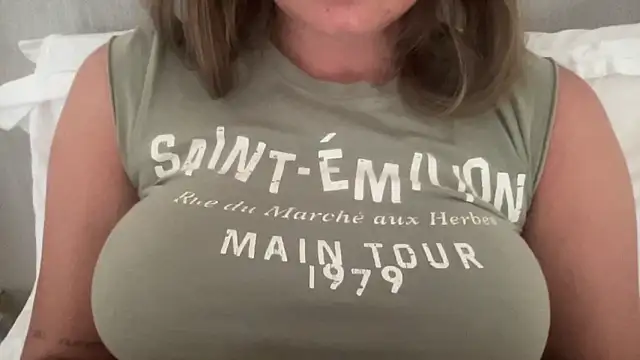 KaraLeee online show from 03/01/25, 11:04