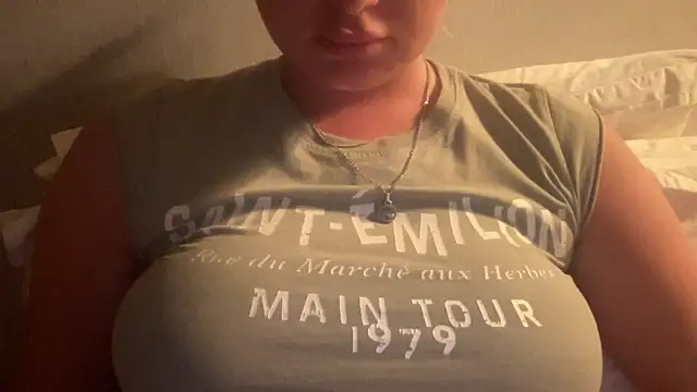 KaraLeee online show from 03/01/25, 09:18