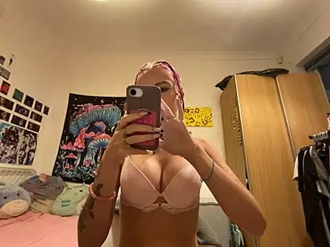 EmilyCleeveland online show from 09/10/25, 07:13