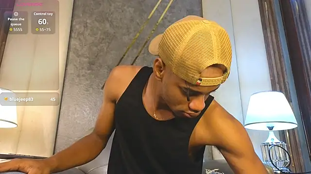 Snapshot of AaronCruz_ chatting on 09/18/25, 01:58 AaronCruz online show from 09/18/25, 01:58