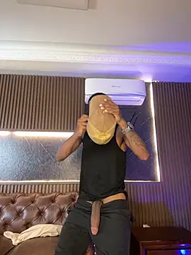 AaronCruz  online show from 03/25/26, 10:30