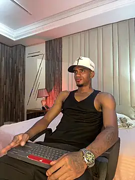 AaronCruz  online show from 02/07/26, 03:36