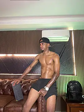 AaronCruz  online show from 03/27/26, 04:52