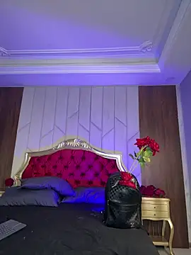 AaronCruz  online show from 12/19/25, 12:03