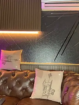 AaronCruz  online show from 02/11/26, 01:27