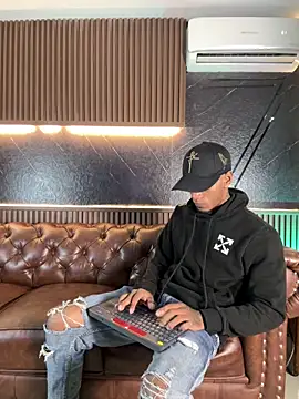 AaronCruz  online show from 03/13/26, 01:54