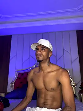 AaronCruz  online show from 12/05/25, 12:54