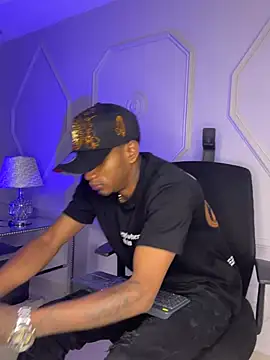 AaronCruz  online show from 01/13/26, 07:40