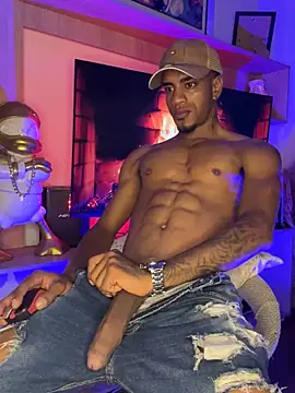 AaronCruz  online show from 10/28/25, 05:29