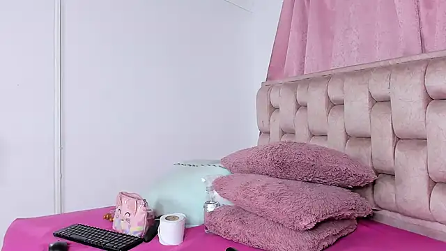 Roxy-Smith online show from 04/22/26, 10:27