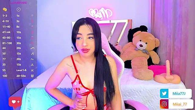 Snapshot of Miia77_ chatting on 09/23/25, 03:02 Miia77  online show from 09/23/25, 03:02