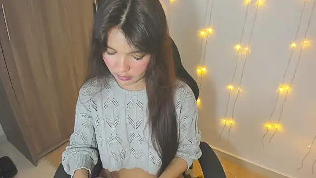 Snapshot of jessii_ca chatting on 10/17/25, 06:43 jessii ca online show from 10/17/25, 06:43