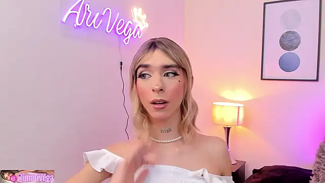 Snapshot of ariivega chatting on 02/21/25, 12:27 ariivega online show from 02/21/25, 12:27