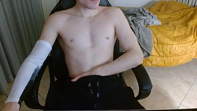 FitGuyDream online show from 12/18/25, 03:38