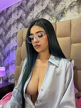 Snapshot of Kristin_Ramirez chatting on 06/10/26, 01:18 Kristin Ramirez online show from 06/10/26, 01:18