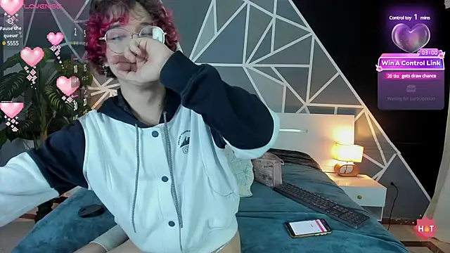 Snapshot of Max_lover1 chatting on 03/16/25, 12:12 Max lover1 online show from 03/16/25, 12:12