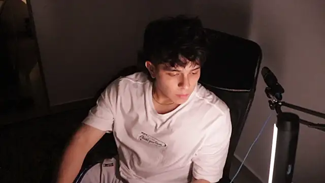 Tony Hoffa online show from 11/17/25, 04:38