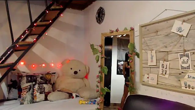 Snapshot of luna_sky83 chatting on 02/12/25, 06:19 luna sky83 online show from 02/12/25, 06:19