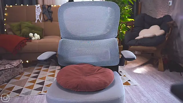 Feral Berrry  online show from 10/31/25, 05:48