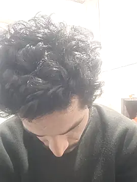 Snapshot of nskgenz chatting on 12/23/25, 05:29 nskgenz online show from 12/23/25, 05:29