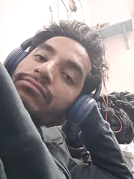 Snapshot of nskgenz chatting on 11/17/25, 08:24 nskgenz online show from 11/17/25, 08:24