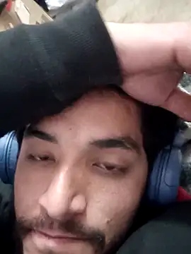 Snapshot of nskgenz chatting on 12/17/25, 08:58 nskgenz online show from 12/17/25, 08:58