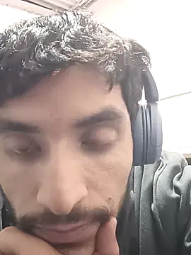 Snapshot of nskgenz chatting on 11/18/25, 07:39 nskgenz online show from 11/18/25, 07:39