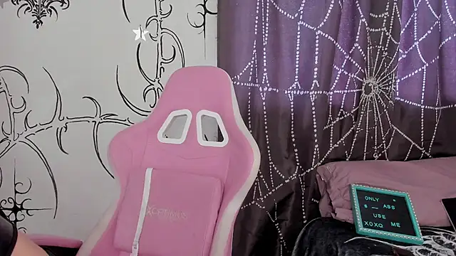 AlyRoses online show from 06/21/26, 08:25
