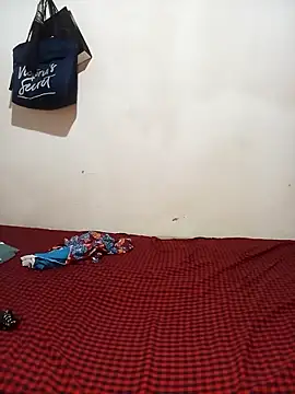 Aroma Sl online show from 10/22/25, 02:49