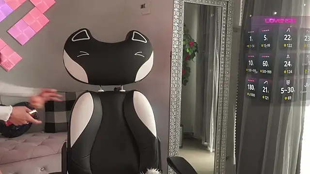 Snapshot of Mysticxkitty chatting on 02/09/25, 04:40 Mysticxkitty online show from 02/09/25, 04:40