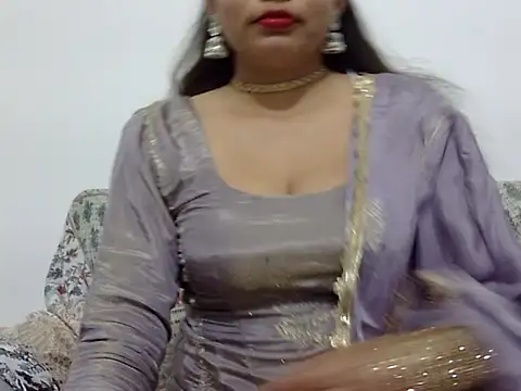 Snapshot of mishi_kaur chatting on 03/02/25, 06:13 mishi kaur online show from 03/02/25, 06:13