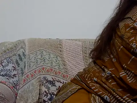 Snapshot of mishi_kaur chatting on 03/17/25, 02:08 mishi kaur online show from 03/17/25, 02:08