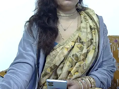 Snapshot of mishi_kaur chatting on 01/26/25, 10:23 mishi kaur online show from 01/26/25, 10:23
