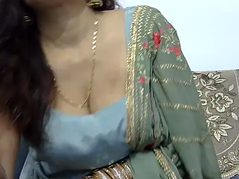 Snapshot of mishi_kaur chatting on 12/22/24, 02:49 mishi kaur online show from 12/22/24, 02:49