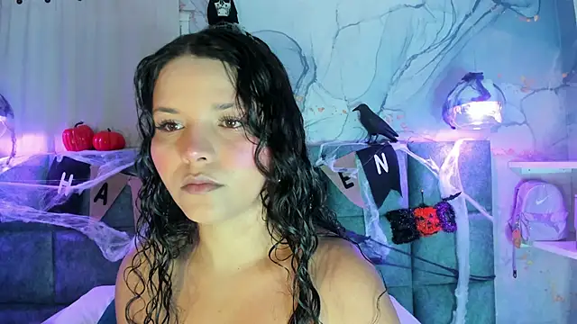 LottiCarter online show from 10/08/25, 11:34