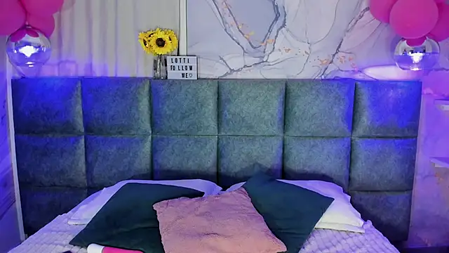 LottiCarter online show from 09/25/25, 11:38