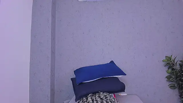 Tiffany mendez online show from 04/27/26, 12:14