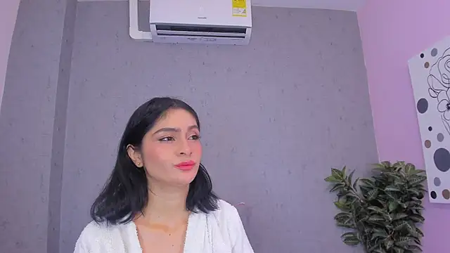 Tiffany mendez online show from 05/06/26, 12:09