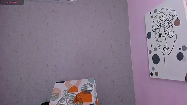Snapshot of Tiffany_mendez chatting on 10/09/25, 12:17 Tiffany mendez online show from 10/09/25, 12:17