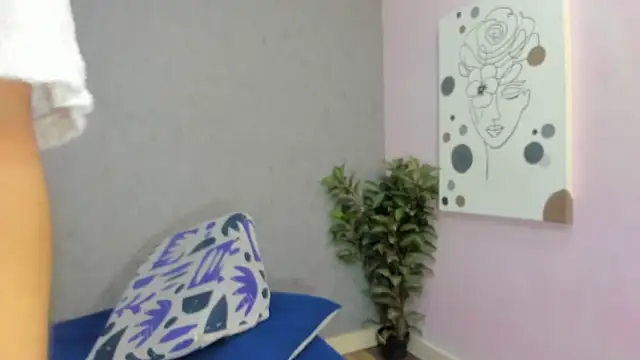 Tiffany mendez online show from 12/14/25, 12:33