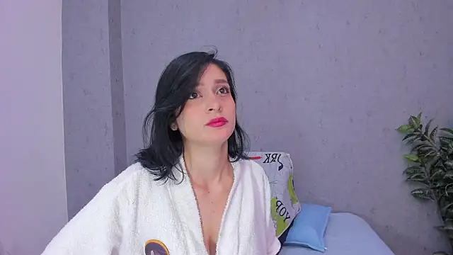 Tiffany mendez online show from 12/15/25, 12:22