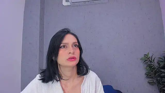 Tiffany mendez online show from 12/19/25, 12:18