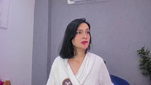 Tiffany mendez online show from 12/05/25, 12:15