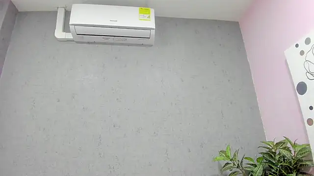 Tiffany mendez online show from 12/02/25, 12:07