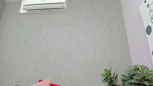 Tiffany mendez online show from 03/25/26, 12:04